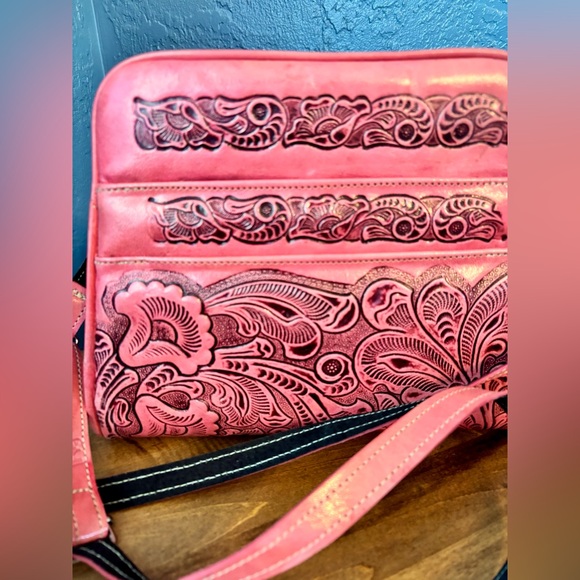 Floral Embossed Pink Leather Bag NWT - Picture 2 of 11